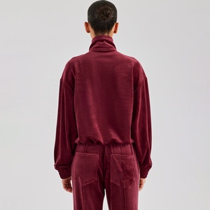 Outfitize International – Ensemble de survêtement côtelé haut de gamme pour femme, 2 pièces, vente en gros, streetwear, conception de logo personnalisé - Product Image 3
