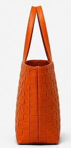 Sac fourre-tout d'épaule de luxe fait main en cuir véritable tressé couleur unie pour femme – Collection été, élégant et tendance - Product Image 3