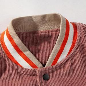 Chaqueta Varsity de Lana Rosa para Hombre, Transpirable, con Exterior de Poliéster/Algodón en las Mangas, Cuello y Puños a Rayas, Corte Regular, Informal para Invierno - Product Image 3