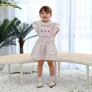 Robe à fleurs 3D smockée à la main pour filles avec nœud brodé et poches avant ODM accepté-Enfants 100% coton DR4453 - Product Image 2