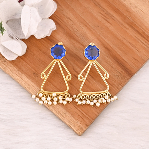 Elegantes Pendientes de Latón con Incrustaciones de Perlas y Piedras Preciosas en Color Azul Tinta, Chapados en Oro, Joyería de Moda Hecha a Mano por Shilpi Impex, Regalo para Mujer - Product Image 3