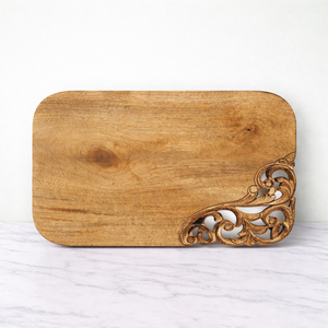 Elegante Tabla de Cortar de Madera de Acacia Tallada, Forma Rectangular, Decorativa con Trabajos de Tallado en las Esquinas, Lisa, Duradera, Apta para Alimentos, Tabla para Servir - Product Image 1