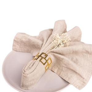 Anillos de Servilleta con Flor de Lirio Dorada, Hebillas Metálicas Esmaltadas con Pedrería para Banquetes de Boda, Fiestas de Navidad y Decoración de Mesa - Product Image 2