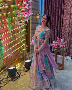 Karma Fashion - Lehenga Choli Dupatta Rosa Bordado, Hermoso y Elegante, para Fiestas de Invierno/Verano, Estilo Indio/Pakistaní, Talla M - Product Image 6