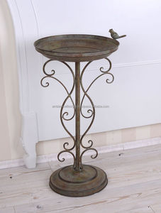 Bain d'oiseaux en métal de qualité supérieure, décoratif pour jardin extérieur, sur piédestal, durable, finition résistante à la rouille, pour l'aménagement paysager de jardin. - Product Image 5