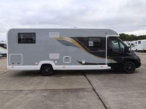 Autocaravana de Lujo Usada Barata BAIL EY AUTOGRAPH Euro 5 para 4-6 Personas con Aire Acondicionado y Microondas, Volante a la Derecha, Acero y Aluminio - Product Image 2