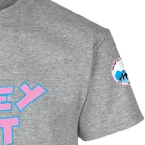 เสื้อยืดแขนสั้นเด็ก Heather Grey ลายกราฟิก สีชมพู สีฟ้า พิมพ์ลายตัวอักษร "They Not Like Us" คอกลม สวมใส่สบายทุกวัน แฟชั่นเด็ก - Product Image 4