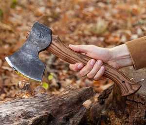 Hacha Vikinga Ragnar Forjada a Mano, Acero con Alto Contenido de Carbono, Grado Industrial, Uso en Cocina, Funda de Cuero, THEWIZ CRAFTS - Product Image 1
