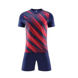 Ensemble de maillots et shorts de football pour équipe, vêtements de sport athlétiques, tissu à séchage rapide, vêtements d'entraînement, vente en gros, ensemble de football personnalisé en gros - Product Image 1