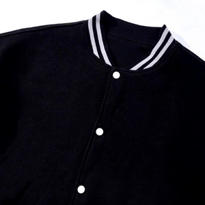 Chaqueta Varsity Unisex Negra y Gris con Bloques de Color, Corte Regular, Estilo Casual, Cuello Camisero, Cierre de un Solo Botón - Product Image 3