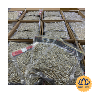 สินค้าขายดี |   ปลาแอนโชวี่แห้งคุณภาพพรีเมียม ขนาด 3-5 ซม. 6-9 ซม. อาหารทะเลคุณภาพสูงสำหรับโซ่ร้านอาหารเอเชียจากเวียดนาม - Product Image 1