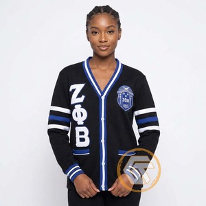 Tresors grecs : Pull tricoté en laine brodé personnalisé Zeta Phi Beta pour femme, à séchage rapide, col boutonné, idéal pour l'hiver – Meilleures ventes à prix réduit - Product Image 3