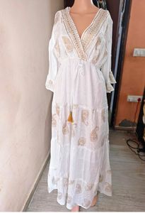 Robe longue élégante et fluide sans manches avec bretelles courtes ajustables et ourlet évasé, idéale pour les soirées, pour femme - Product Image 5