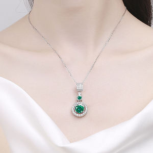 Collier pendentif unisexe classique AMBER JEWELS T-2989 en acier inoxydable plaqué or 18 carats avec perle d'eau douce et diamant certifié IGI - Product Image 1