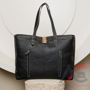 กระเป๋าหนังวัวคาดสำหรับเดินทางขนาดใหญ่ทำด้วยมือถือขึ้นเครื่องด้วยสไตล์สะพายไหล่แฟชั่นขนาดที่สมบูรณ์แบบสำหรับการถือข้ามคืน-ทั้งหมด - Product Image 4