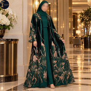 Tela de terciopelo esmeralda con adornos botánicos en oro rosa |   Detalles de Lentejuelas Florales Brillantes para la Confección de Abayas y Vestidos de Noche - Product Image 4