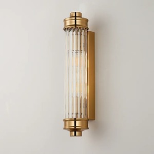โคมไฟติดผนังทองเหลืองทรงสี่เหลี่ยมผืนผ้า งานฝีมือโลหะตกแต่งสไตล์หรูหรา - Product Image 1