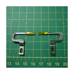 410452 PIÈCES DE MACHINE À COUDRE DOMESTIQUE MÉNAGÈRE LOOPER INFÉRIEUR - Product Image 1