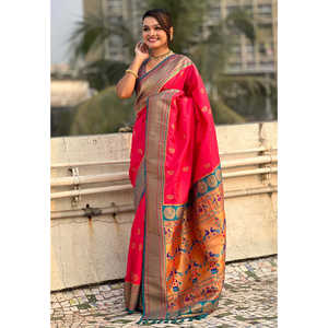 Sari en soie Paithani Yeola contrastant, tissé léger rose Zari, de la collection Elite Weaves – Vêtements indiens et pakistanais – Prêt à expédier - Product Image 1
