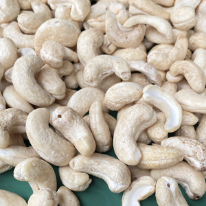 Noix de cajou W320 brutes de haute qualité, comestibles, du Vietnam, emballage OEM personnalisé, livraison gratuite depuis Santigo, par un fabricant de confiance - Product Image 1