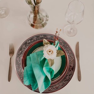 Plato decorativo de cobre hecho a mano para bodas, banquetes, eventos, decoración de mesas, fiestas, catering. - Product Image 6