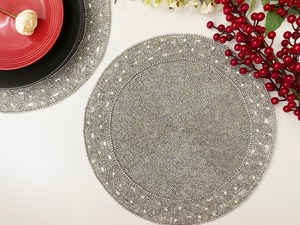 Magnifiques sets de table brodés de perles, faits à la main, décoratifs, pour des tables élégantes, décoration pour la maison, la cuisine et les restaurants. - Product Image 3
