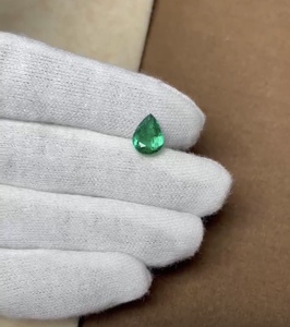 Émeraude naturelle de 2,59 carats, taille poire, vert vif, pierre précieuse zambienne certifiée pour joaillerie fine - Product Image 3