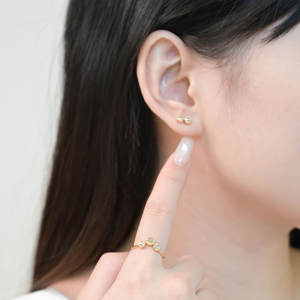 Boucles d'oreilles luxueuses à deux pierres, diamants de couleur DEF, qualité VVS, or jaune 14 carats, diamants ronds de laboratoire, bijoux fins et délicats pour elle - Product Image 3