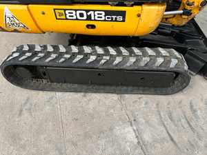 Miniexcavadora de orugas al por mayor JCB 8018 con motor Isuzu, cabina, rodamientos, cilindro hidráulico KYB, cucharón y accesorios para excavación profunda - Product Image 2