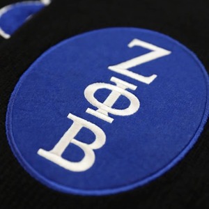 Suéter Cárdigan de Sororidad al por Mayor, Zeta Phi Beta, Negro, Tejido, Bordado Personalizado, Proveedor de Fábrica de Ropa Griega - Product Image 6