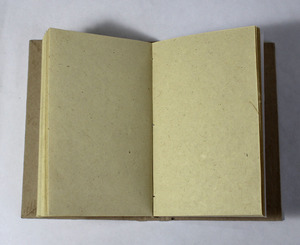 Carnet sans acide avec impression détaillée de la racine de chanvre sur la couverture rigide en bois et papier, avec des pages intérieures en fibre de chanvre uniquement - Product Image 3
