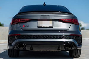 SUPER CLEAN 2023 A/i RS4 Diésel Automático ~5,100 Millas 401 HP Motor de 5 Cilindros de Aspiración Natural Tracción Total Neumáticos R20 Volante a la Izquierda Color Oscuro - Product Image 5