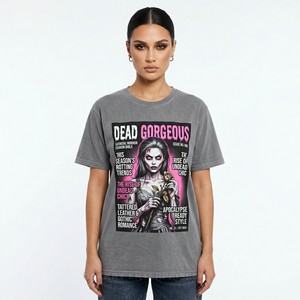 Camiseta de algodón para mujer con estampado gráfico de galaxia personalizado, diseño de Reina Inmortal de Terror Espacial, estilo gótico cósmico con esqueleto, fabricada por un fabricante. - Product Image 6