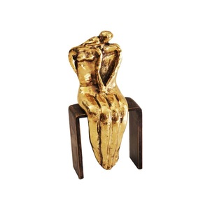 Elegante escultura de aluminio fundido inspirada en la naturaleza, con superficies refinadas y una presencia artística atemporal. - Product Image 5