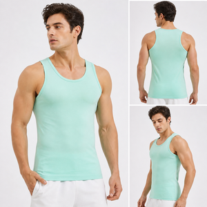 Camiseta sin mangas ajustada para hombre, mezcla de algodón transpirable de primera calidad, corte deportivo ajustado, absorbe la humedad, elástica y duradera, para el gimnasio o uso casual. - Product Image 3