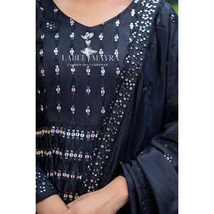 Ensemble costume brodé noir Alice pour femme - Product Image 1