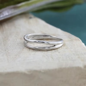 Bague double en argent sterling 925 faite à la main, bague empilable moderne, bijoux minimalistes en argent fin - Product Image 6