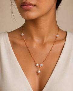 Collier personnalisé plaqué rhodium avec perles d'eau douce et perles corail roses, chaîne Y en forme de goutte, bijoux de luxe pour femmes, idéal pour mariée - Product Image 1