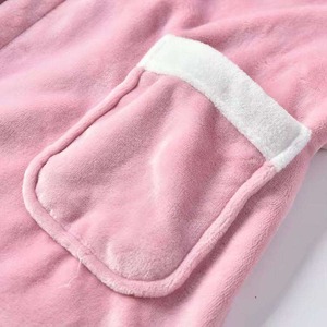 Albornoz de Mujer Personalizable, Tejido Transpirable de Secado Rápido, 100% Algodón de Rizo - Product Image 5