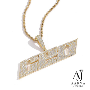 จี้ตัวอักษรแบบกำหนดเองประดับเพชรโมอิสซาไนต์ สร้อยคอชุบทองแบบ Cuban Link สำหรับผู้ชายและผู้หญิง ใส่ไปงานปาร์ตี้ - Product Image 3