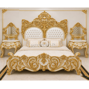 Achetez des meubles de chambre à coucher de style Maharaja à prix abordables. Ensemble de chambre à coucher en teck artisanal de style turc avec finition or blanc. - Product Image 1