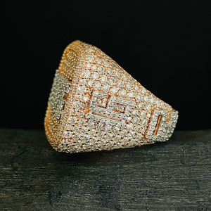 แหวนมอสซาไนต์ทรงบาแกตต์ แหวนแชมป์เปี้ยนชิพ เงินแท้ 925 ชุบโรเดียม ประดับเพชรแบบคลัสเตอร์ สำหรับงานแต่งงาน งานหมั้น หรือของขวัญวันครบรอบ - Product Image 3