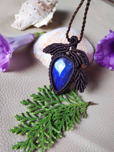 สร้อยคอจี้ทรงกลมทำมือจากโลหะผสมสังกะสีประดับมุกอะโกยะ พร้อมเชือกถักแบบมาคราเม่ สีฟ้าประกาย โบโฮคลาสสิก โซ่ไม้ไผ่สไตล์พุทธ เครื่องประดับเสริมสิริมงคล - Product Image 2