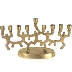Ménorah moderne et tendance en argent pour la maison, les villas, éclairage de table, utilisation décorative, porte-bougie Hanouka. - Product Image 2