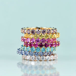 Anillo de Eternidad Unisex Chapado en Rodio con Diamantes de Corte Brillante, Engaste de Puntas, Certificado IGI, Clásico para Boda o Compromiso - Product Image 4
