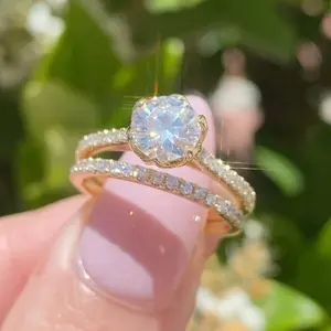 Anillo de Compromiso Tishya con Diamante Moissanite de 2.30Ct, Corte Brillante, Plata de Ley Chapada en Oro, Anillo Romántico para Mujer/Unisex - Product Image 2