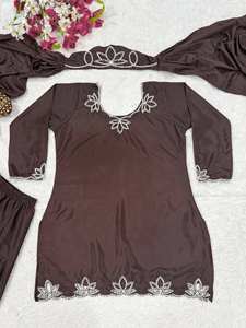 Salwar Kameez de Crepé Natural con Bordado Intenso, Traje Étnico de Lujo para Fiestas, Atuendo Elegante para Bodas y Festividades, Secado Rápido, Todas las Temporadas - Product Image 4