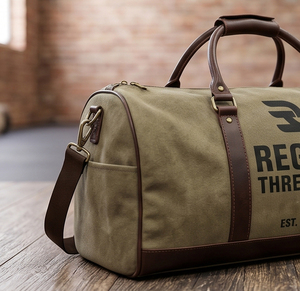 Bolsa de Lona Regal Three Canvas de 30-40L con Cierre de Cremallera, Correa Ajustable, Unisex, Estilo Casual, Camuflaje - Product Image 3