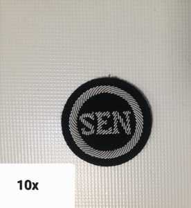 Patch brodé thermocollant en forme d'étoile avec feutre non tissé noir en PU et fil argenté pour vêtements - Product Image 3
