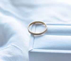 Anillo de Eternidad con Diamantes Brillantes Micro-Pavé en Oro Sólido de 18K, Brillo Eterno y Hermoso - Product Image 5